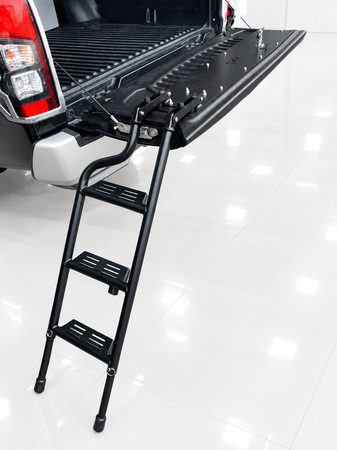 TAIL GATE LADDER (UNIVERSAL)